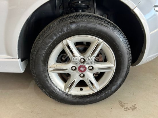 fiat-palio-weekend-attractive-1-4-2014-2015-52859