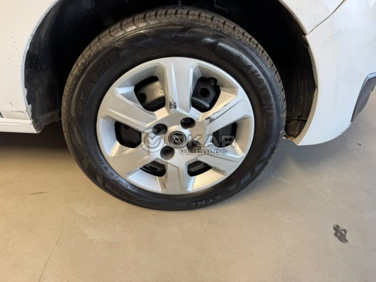 chevrolet-montana-ls-1-4-2013-2014-54876